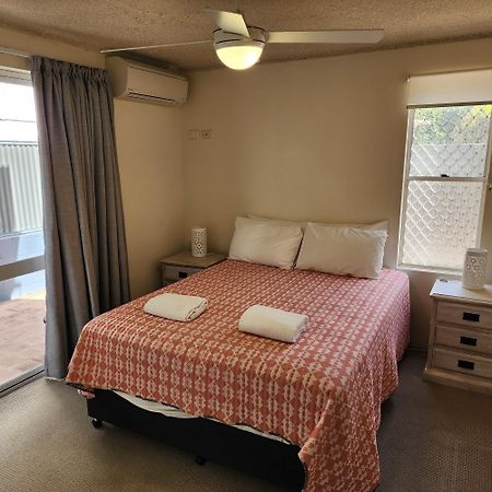 Capeview Apartments - Right On Kings Beach Caloundra Exteriör bild
