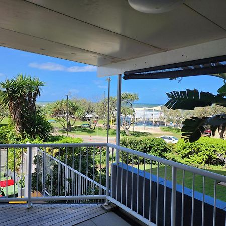 Capeview Apartments - Right On Kings Beach Caloundra Exteriör bild
