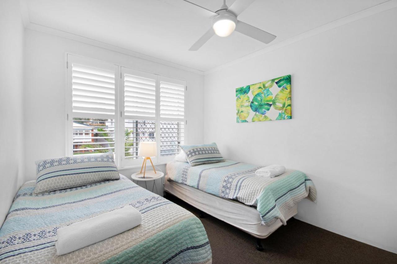 Capeview Apartments - Right On Kings Beach Caloundra Exteriör bild