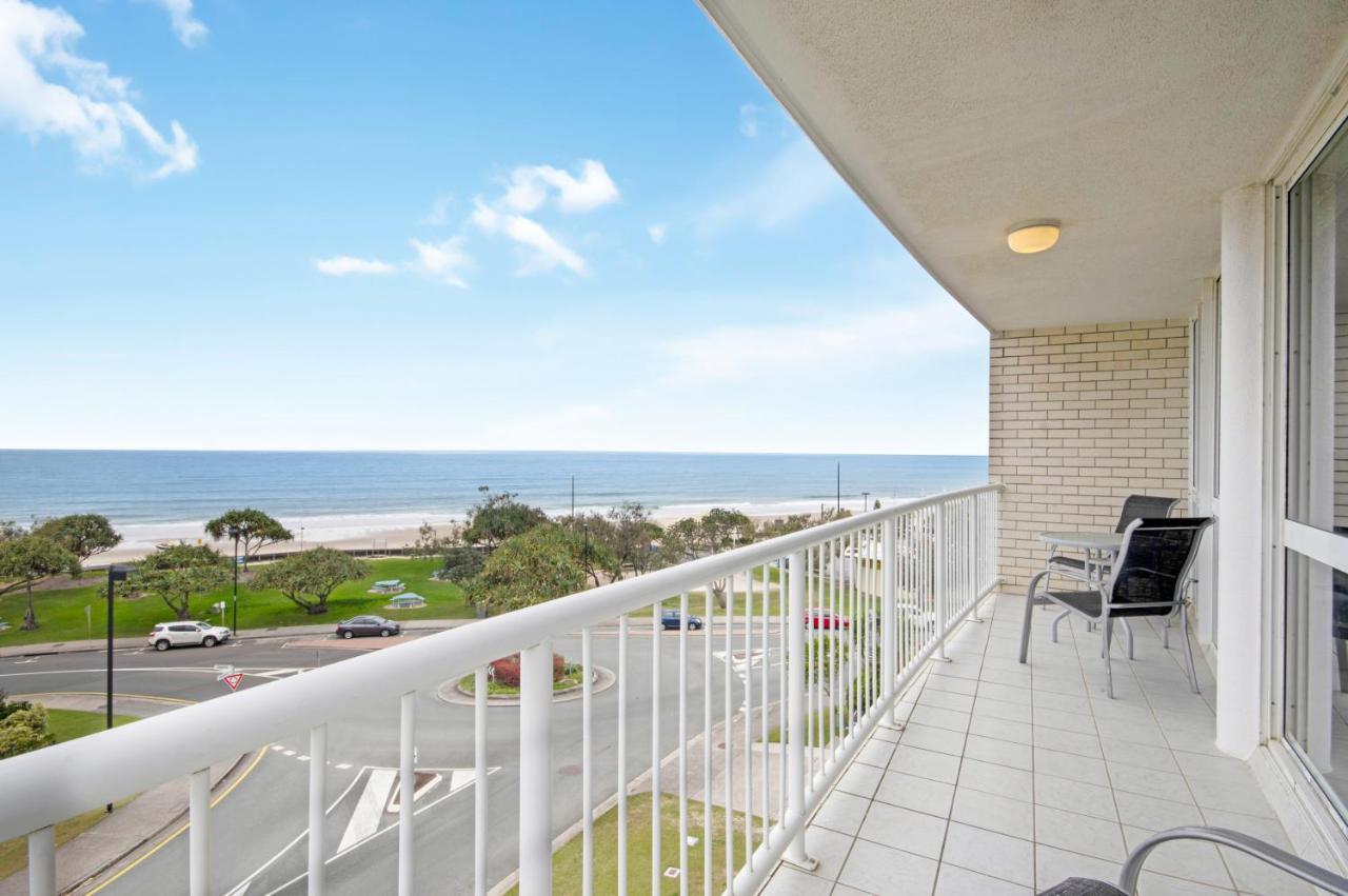 Capeview Apartments - Right On Kings Beach Caloundra Exteriör bild