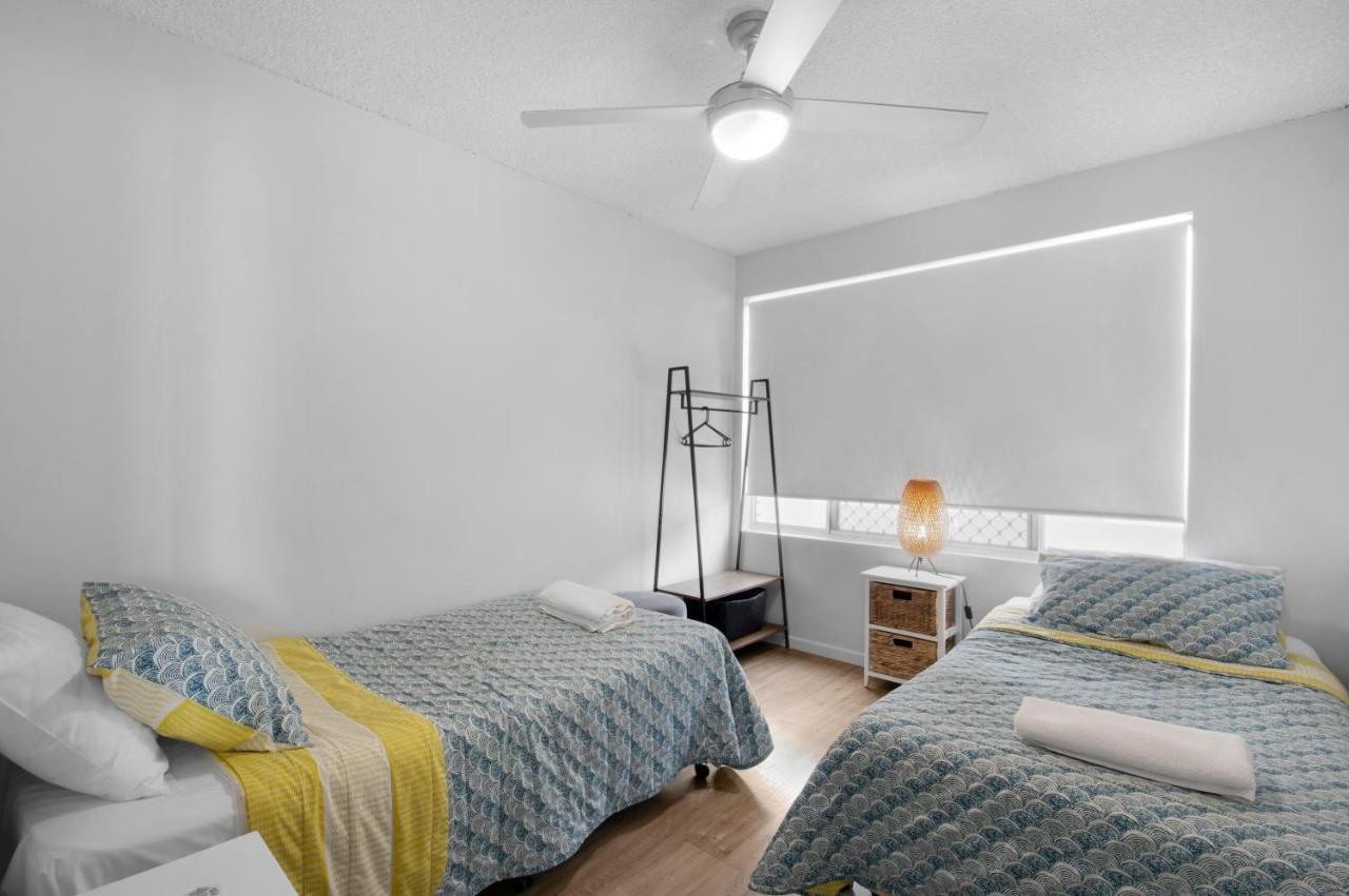 Capeview Apartments - Right On Kings Beach Caloundra Exteriör bild