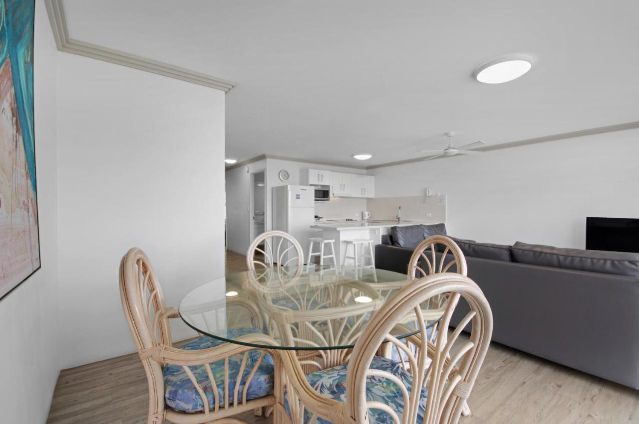 Capeview Apartments - Right On Kings Beach Caloundra Exteriör bild