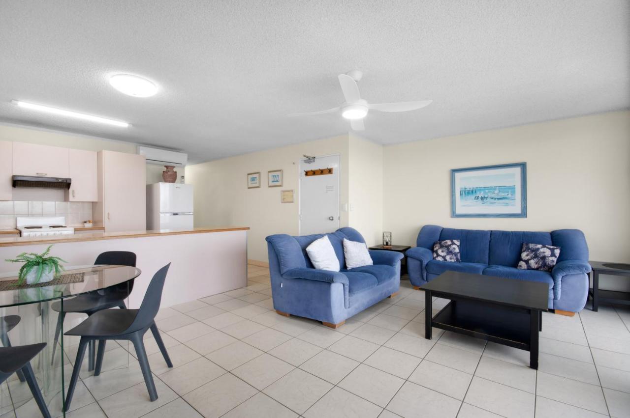 Capeview Apartments - Right On Kings Beach Caloundra Exteriör bild