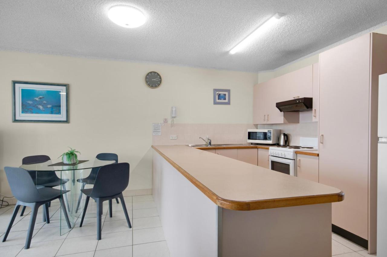 Capeview Apartments - Right On Kings Beach Caloundra Exteriör bild