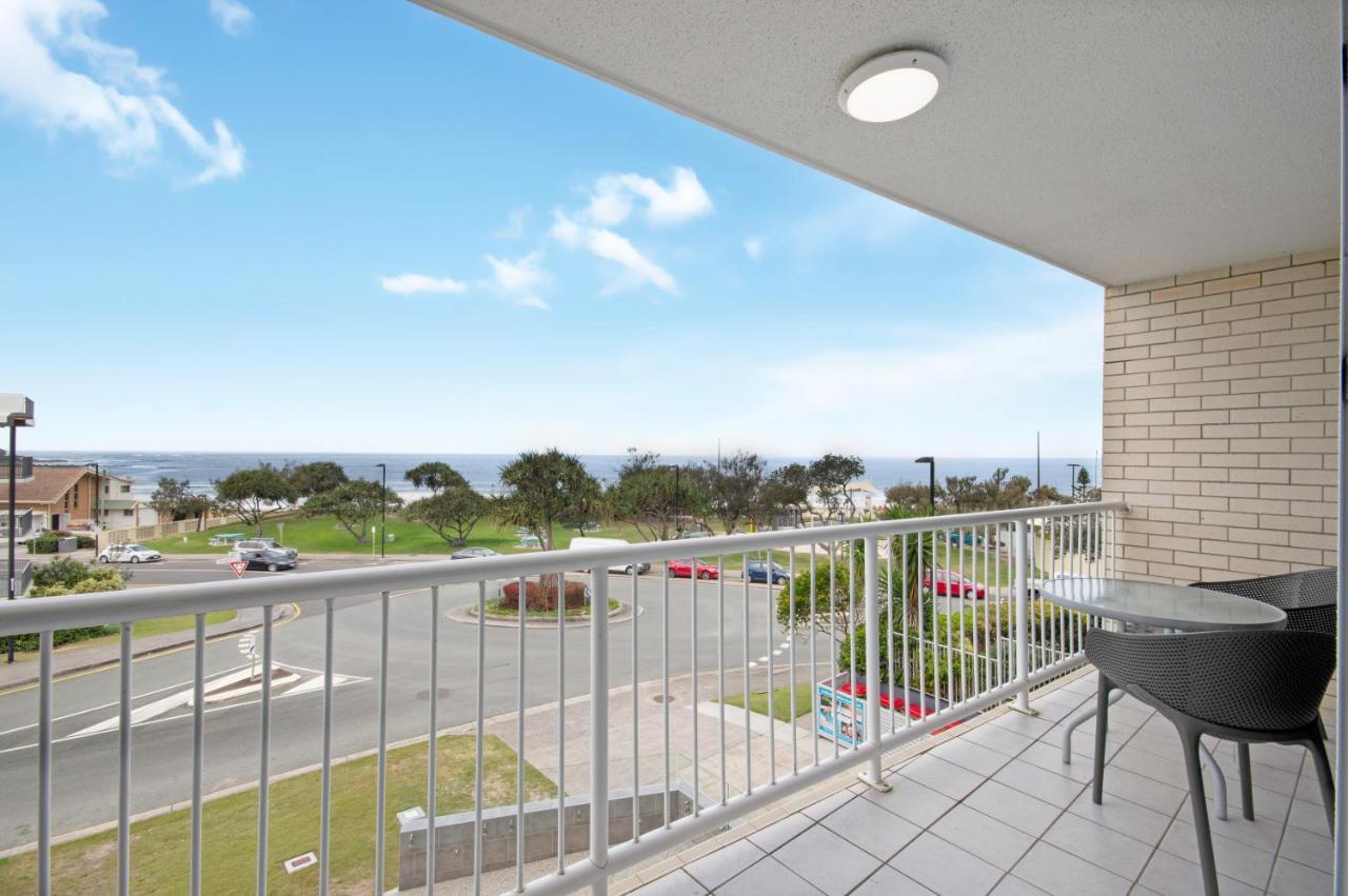 Capeview Apartments - Right On Kings Beach Caloundra Exteriör bild