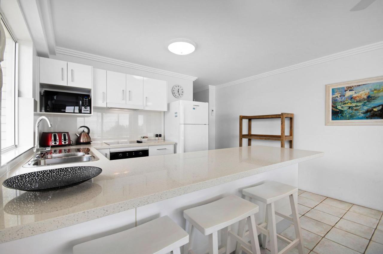 Capeview Apartments - Right On Kings Beach Caloundra Exteriör bild