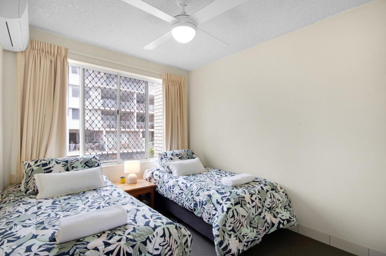 Capeview Apartments - Right On Kings Beach Caloundra Exteriör bild