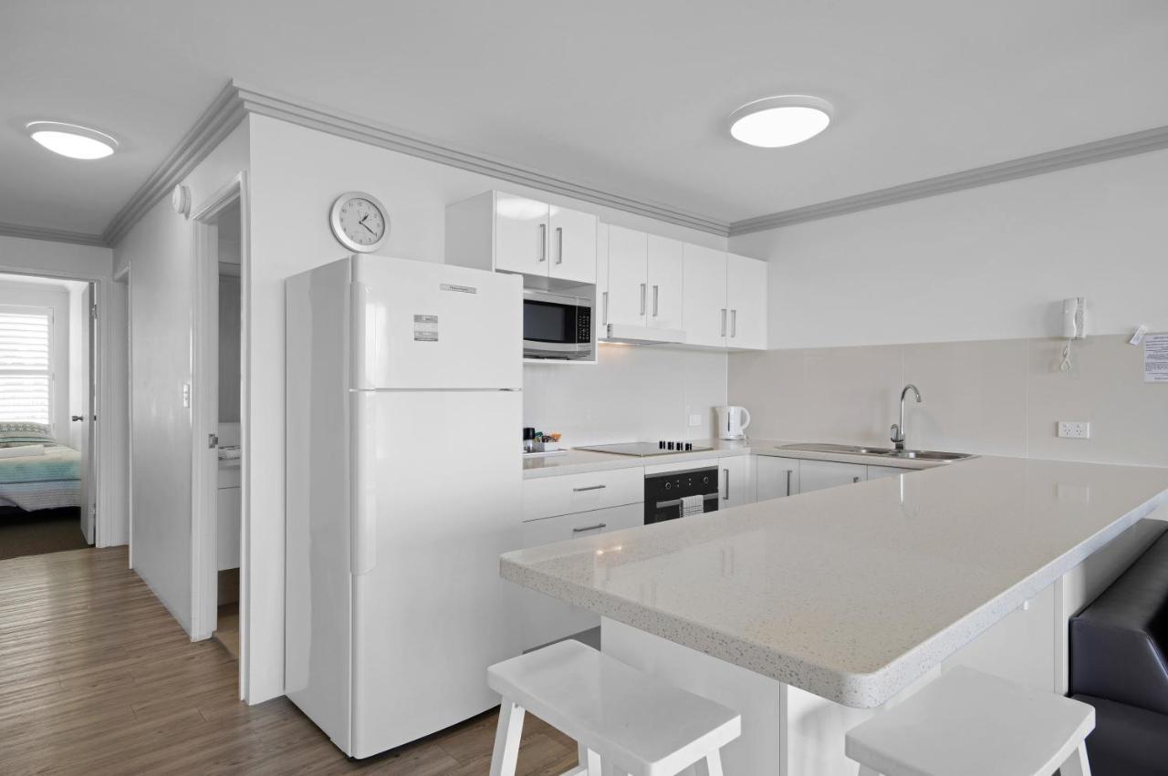 Capeview Apartments - Right On Kings Beach Caloundra Exteriör bild