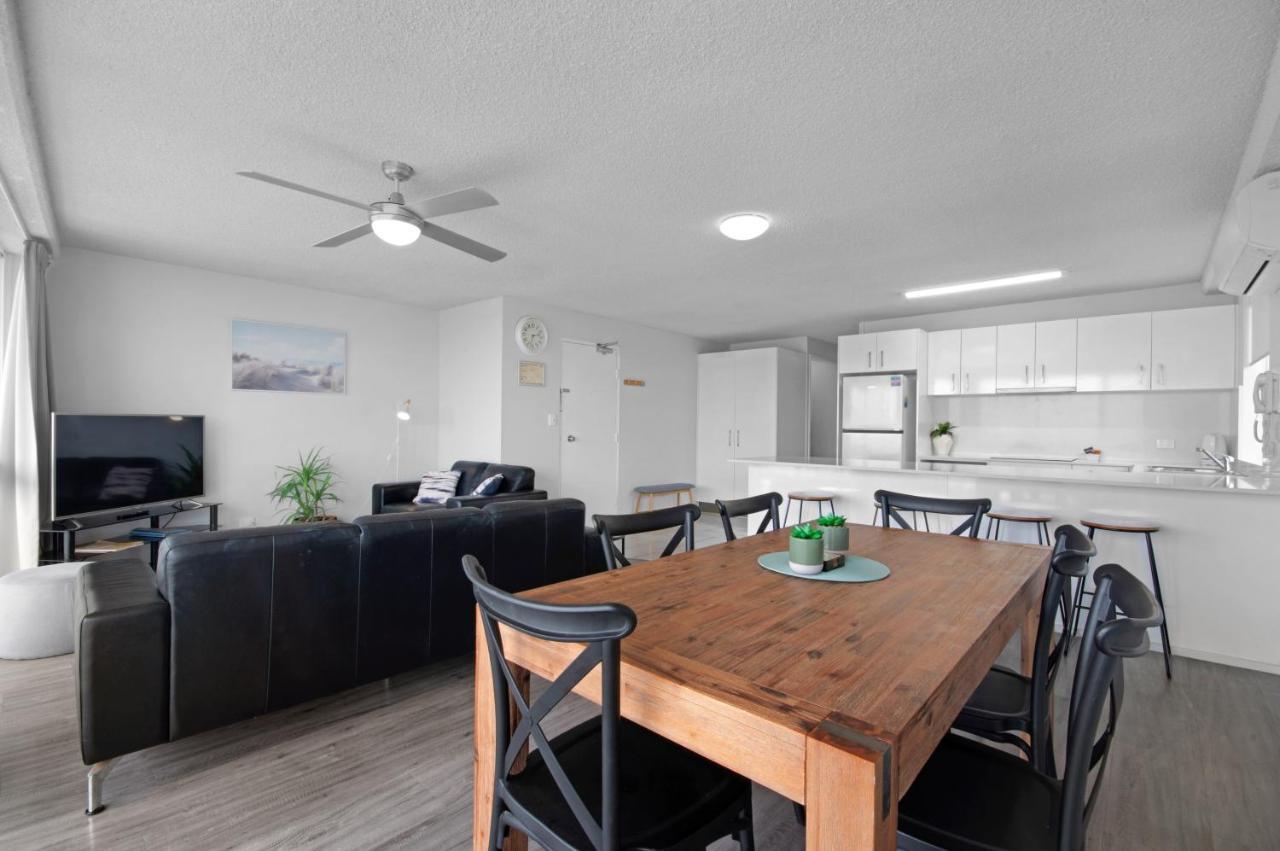 Capeview Apartments - Right On Kings Beach Caloundra Exteriör bild