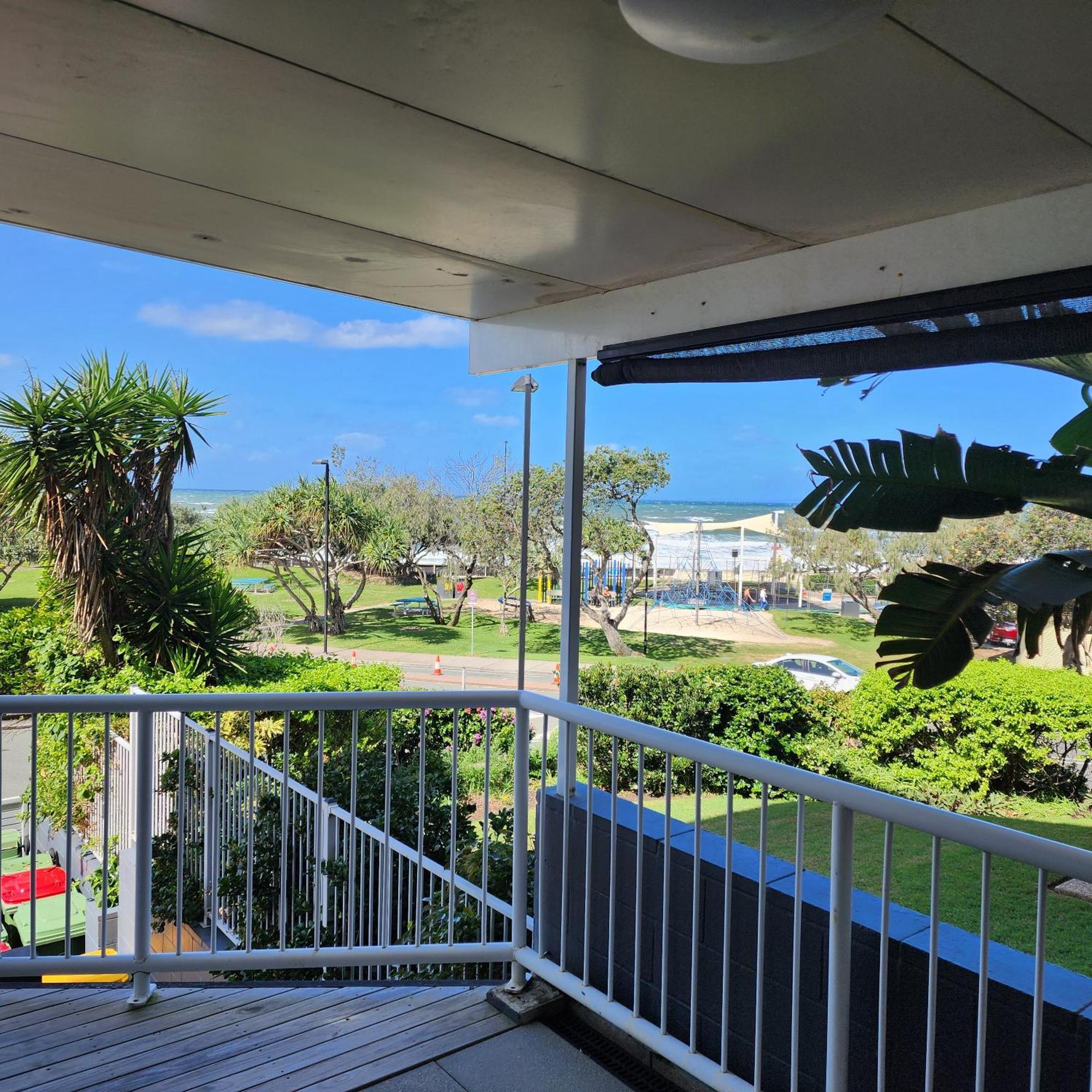 Capeview Apartments - Right On Kings Beach Caloundra Exteriör bild