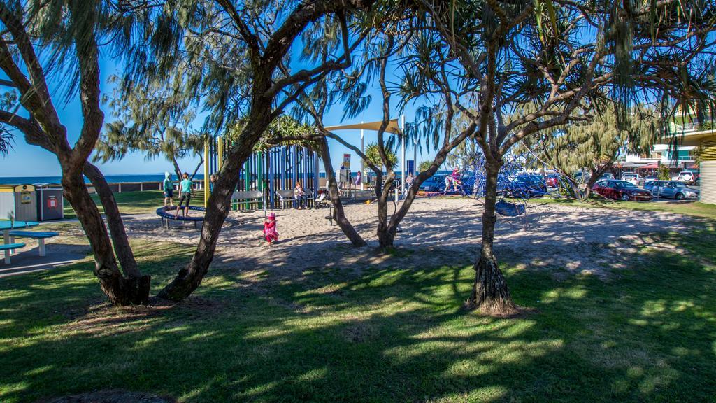 Capeview Apartments - Right On Kings Beach Caloundra Exteriör bild