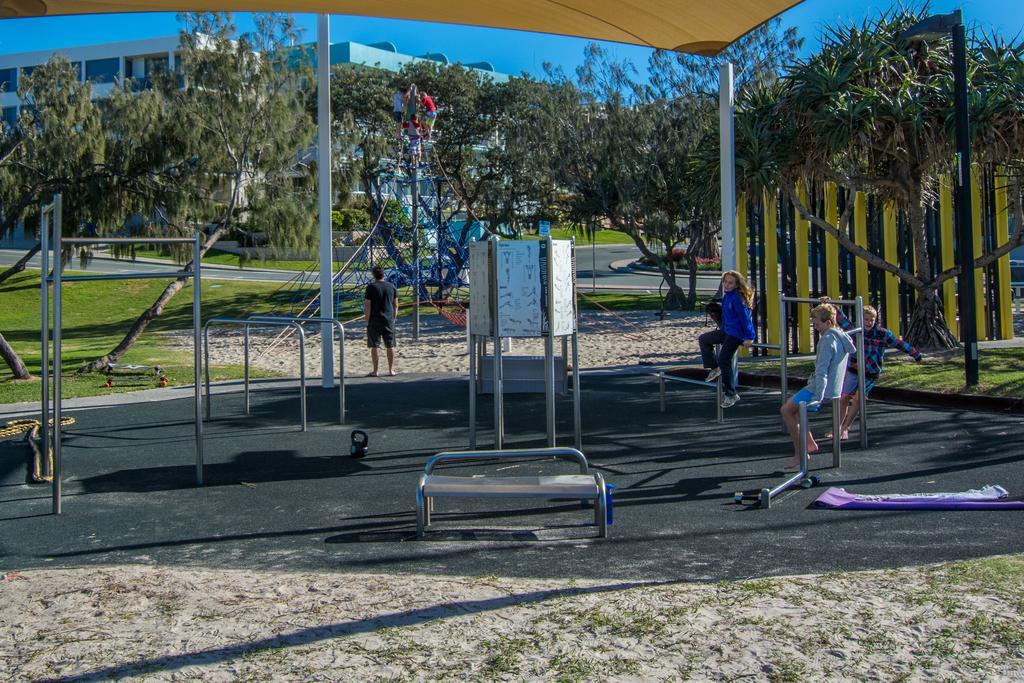 Capeview Apartments - Right On Kings Beach Caloundra Exteriör bild